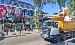 Aydın BŞB'nin yol çalışmasını İncirliova Belediye binası önünden başlatması dikkat çekti