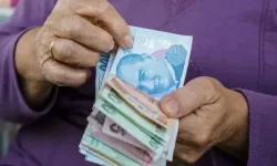 Emekli maaşlarına seyyanen zam sürprizi geldi; İşte yeni zamlı maaşlar
