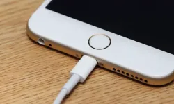 Telefon kullanıcıları dikkat! Basit hatalar bataryanın ömrünü kısaltıyor: İşte doğru şarj etme yöntemleri....