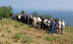 Deniz manzaralı mezar için birbirine girdiler: Bir kişi hastanelik oldu