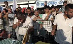 5 değil 10 değil tam 14 metre: 6 dakikada dev kol böreğini mideye indirdi, 10 bin TL'yi kaptı