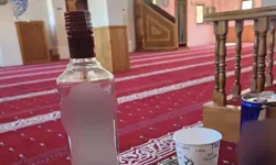 Camide içki içip paylaştı, rezalete tepki yağdı