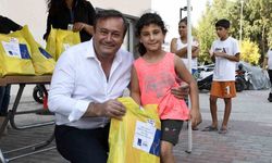 Kuşadası Belediyesi’nden ihtiyaç sahibi öğrencilere kırtasiye desteği