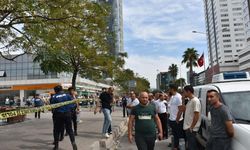 İzmir'de adliye önünde çatışma: 1 ölü, 3 yaralı