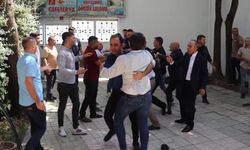 Siirt CHP kongresinde kavga çıktı! Sandalyeler hava uçuştu