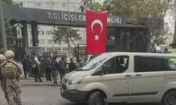 Ankara'da terör saldırısının gerçekleştiği yere Türk bayrağı asıldı