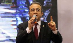 CHP Aydın İl Kongresi'nde Bülent Tezcan protesto edildi