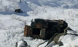 Başkale'de askeri araç devrildi: 1'i ağır 6 yaralı var
