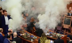 Meclis karıştı! Muhalefet sis bombası attı