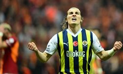 Fenerbahçe derbide 10 kişiyle galip