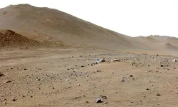 NASA, Mars'ta daha önce hiç görülmemiş bir kaya buldu