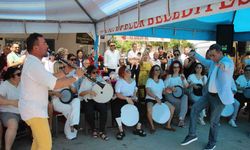 Başkan Yetişkin’in Kocaarap Zeybeği performansı beğeni topladı