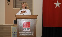 CHP Kuşadası Kadın Kollarında bayrak değişimi