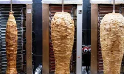 Ülkenin gündemi oldu: Ucuza döner kampanyası başladı, dönerciler isyan etti