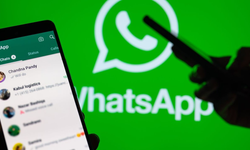 WhatsApp'a yeni bir çıkartma paketi geldi, ama sadece kızlar için