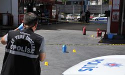 Efeler'de meclis üyesinin benzin istasyonu kurşunlandı