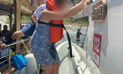 Kuşadası'ndaki gezi teknesinde yürekler ağza geldi!