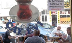 Siyasetin göbeğinde siyaset konuşmak yasak!