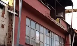 Baba ile oğlu şakalaşırken, 2'nci kattan düştü