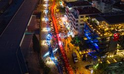 Kuşadası’nda Cumhuriyet’in 101. Yıl coşkusuna 250 metrelik Türk Bayrağı eşlik etti