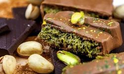 Dubai çikolatası çılgınlığı! Neredeyse yok satıyor, metrelerce kuyruk oluşturdu