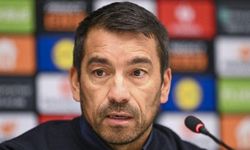 Beşiktaş'ta Ayrılık: Bronckhorst Dönemi Sona Erdi!