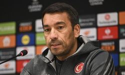Beşiktaş'ta Bronckhorst'tan İstifa Yanıtı: İyi değilim