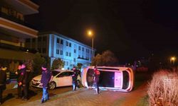 Efeler'de Bir Çocuk Park Etmek İsterken Otomobili Devirdi