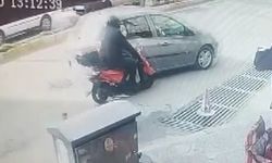 Efeler'de Motosiklete Çarpıp Kaçan Otomobil Kameralara Yakalandı