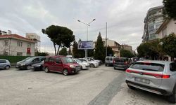 Efeler'de Sürücülerin Hatalı Parkları Trafik Çilesi Yaratıyor