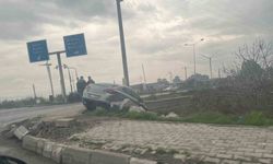 Söke'de Otomobil Yoldan Çıktı: O Anlar Kamerada