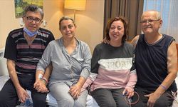 İzmir'de Çapraz Böbrek Nakliyle Eşlerine Hayat Verdiler