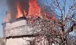 Karpuzlu’da Yangın Çıktı: Bir Ev Kül Oldu