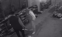 Didim'de Cami'den Ayakkabıları Mağazada Seçer Gibi Çaldılar