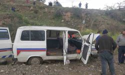 Köşk'te Minibüs Şarampole Yuvarlandı