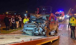 Kurala Uydu, Kaza Yaptı! Efeler'de Trafik Kazası: 3 Yaralı