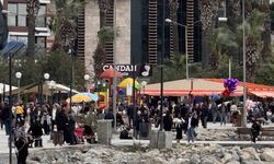 Kuşadası, Bayramda Doldu Taştı! Esnafın Yüzü Güldü