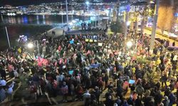 Kuşadası’nda demokrasi ve dayanışma yürüyüşü