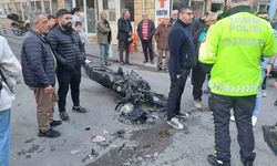 Efeler'de Motosiklet ile Otomobil Çarpıştı: 1 Yaralı