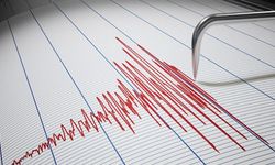 Deprem Nedeniyle Okullar Tatil! İtalya'da Şiddetli Deprem Oldu!