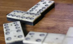 Domino Oyunu Toplam Kaçta Biter? Domino Nedir ve Nasıl Oynanır?