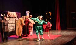 Aydın Büyükşehir Belediyesi çocukları tiyatro ile buluşturdu