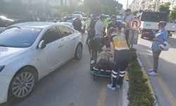 Efeler'de Motosiklet ile Otomobil Çarpıştı: 1 Yaralı