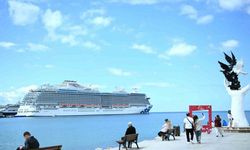 Majestic Princess Kuşadası’nda: 3 Bin 560 Turist Esnafa Can Suyu Oldu