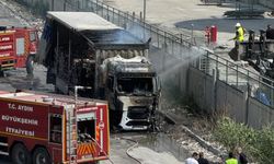 Söke’de Atık Kağıt Yüklü Tırda Yangın Çıktı