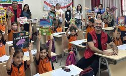 Köşk MYO öğrencileri 100. Yıl Atatürk İlkokulu’na kitap bağışında bulundu