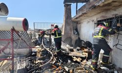 Patlıcan közlerken evin çatısını yaktı