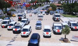 İncirliova Belediyesi 10 yeni hizmet aracını tanıttı
