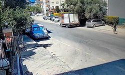 Kuşadası'nda freni boşalan kamyonetin peşinden koştu