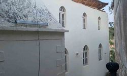 Söke Eski Doğanbey Köyü Camii’nin çatısı çöktü